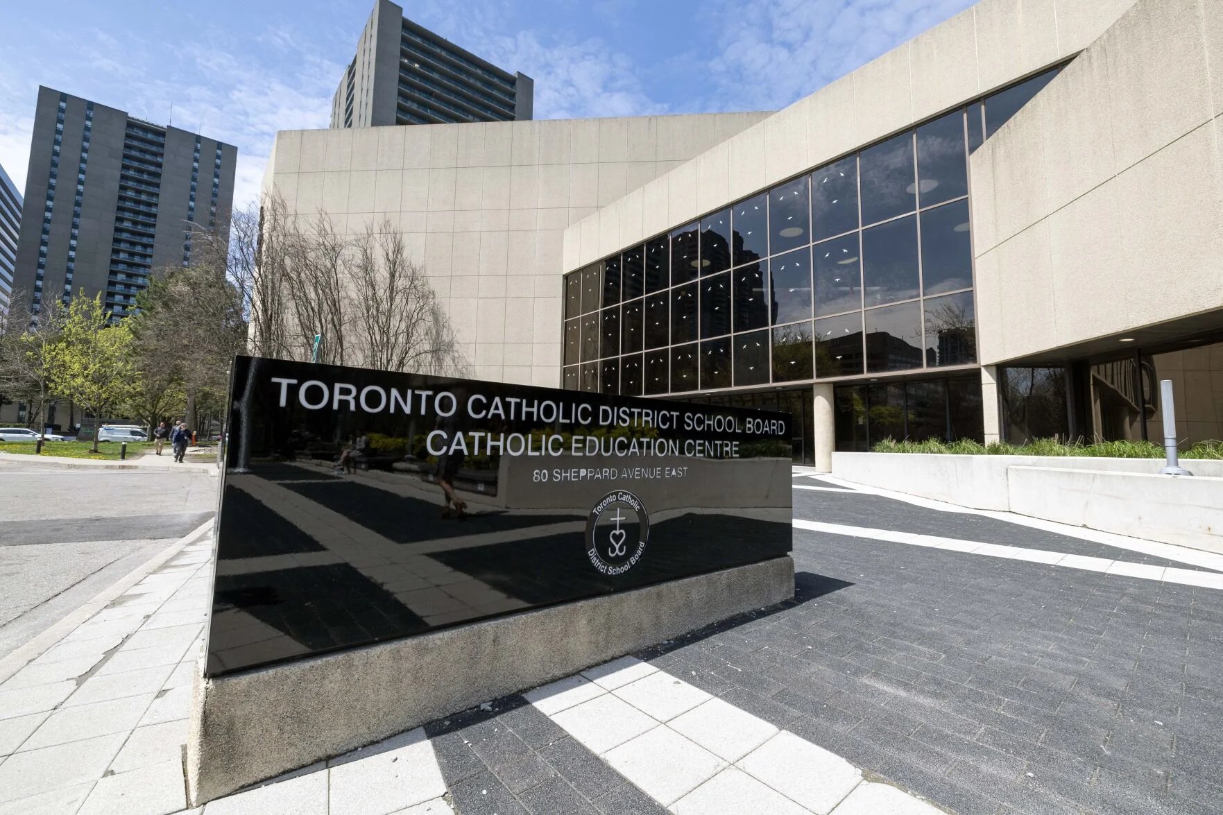 Why was a convicted child predator allowed on the parent council of a Toronto elementary school?